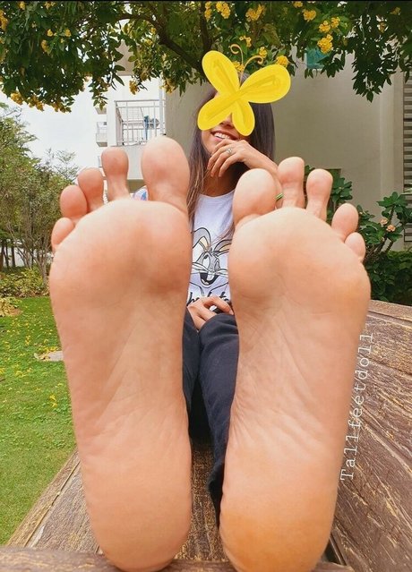 tallfeetdoll15 modèle artistique des photos