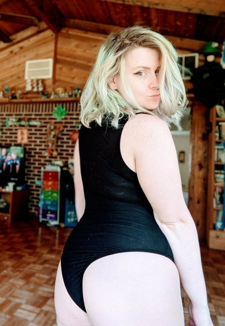 blonde aux gros seins onlyfans hd sympa images