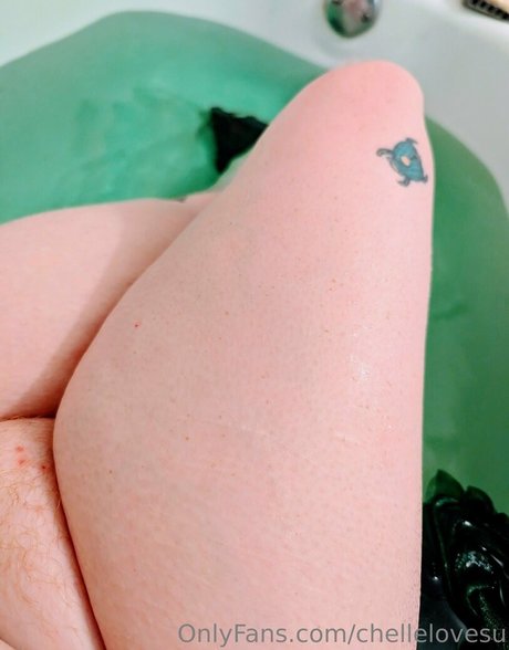 chellelovesu modèle pornographique galeries