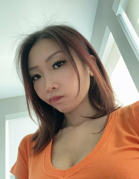 fellation asiatique onlyfans érotique de haute qualité image