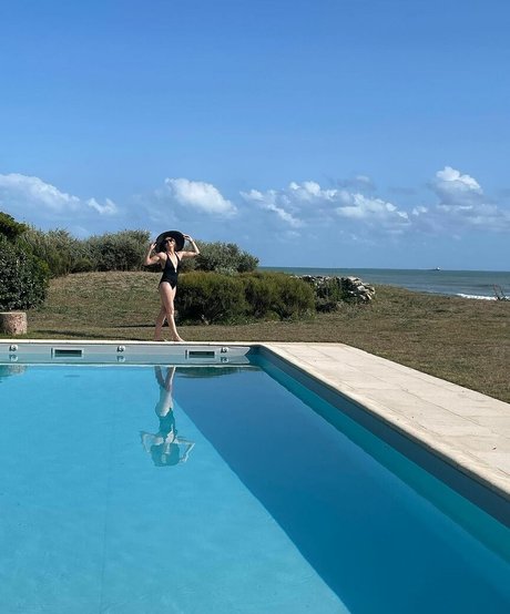 Kari Byron modèle exclusif photo