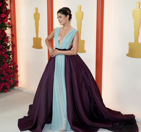 Monica Barbaro haut modèle photo