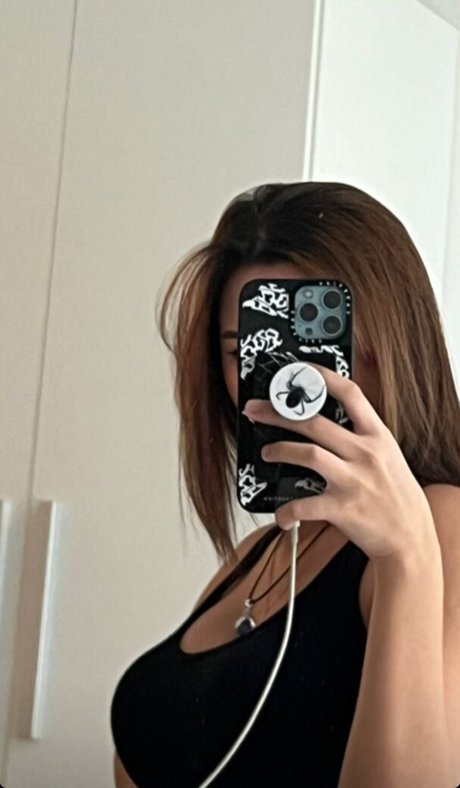 Jeila Dizon étoile nue des photos