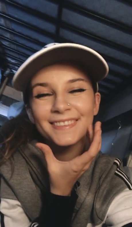 izassassin étoile xxx photo