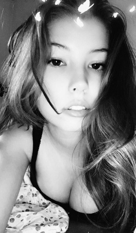 Emily Asmr actrice exclusive photos