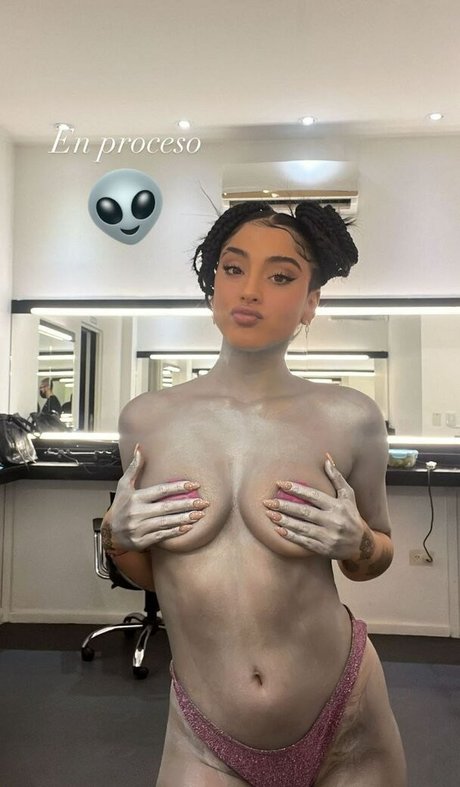 Belenegri étoile nue galerie