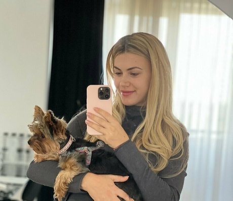 Vivianishere actrice xxx photo