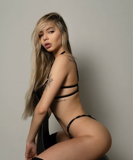 Nah Martins modèle parfait photo