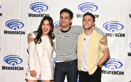 Elizabeth Henstridge modèle gratuit galeries