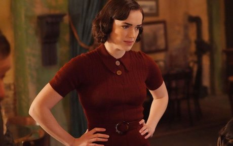 Elizabeth Henstridge modèle collection