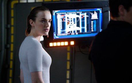 Elizabeth Henstridge étoile parfaite photo