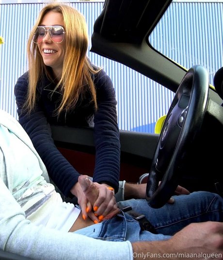 mianaughtygirl actrice hd img