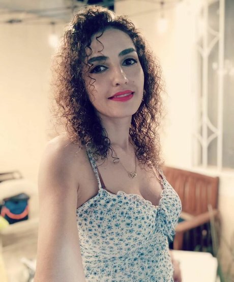 Nina Infinity star du porno photo