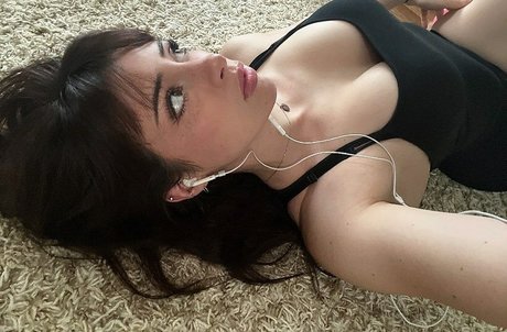 Littlelivbug modèle érotique galerie