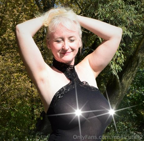 monicutex2 actrice adulte collection