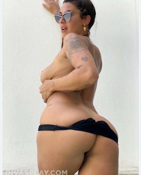 Ivana Nadal étoile sympa photo