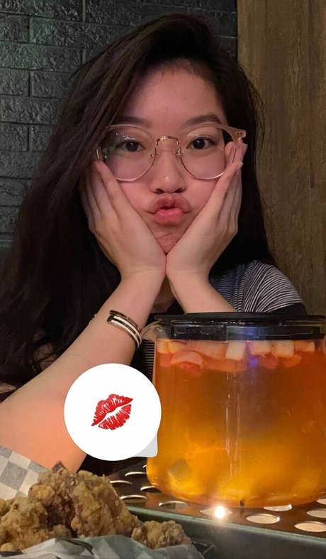 fans dia uniquement nus photos