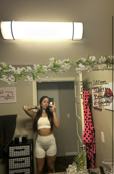 Tori Ortiz modèle gratuit photo