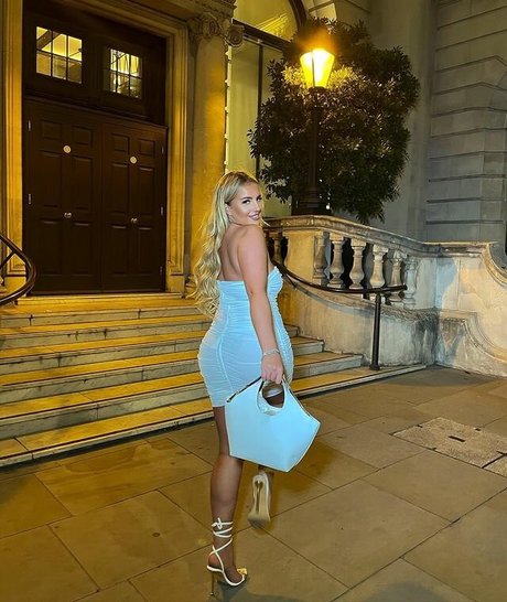 LAURA GOLD star du porno sexy images