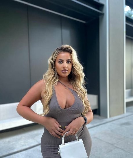 LAURA GOLD xxx étoile photos