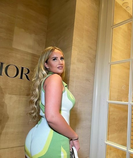 LAURA GOLD étoile érotique image