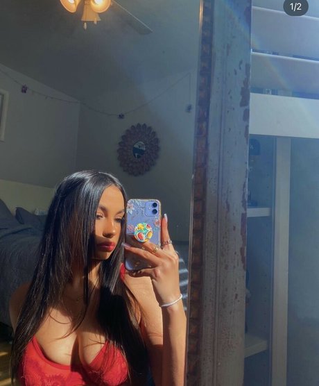 Kelly Meinhart jolie étoile des photos