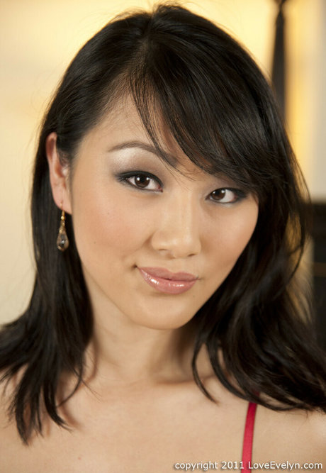 Evelyn Lin modèle xxx des photos