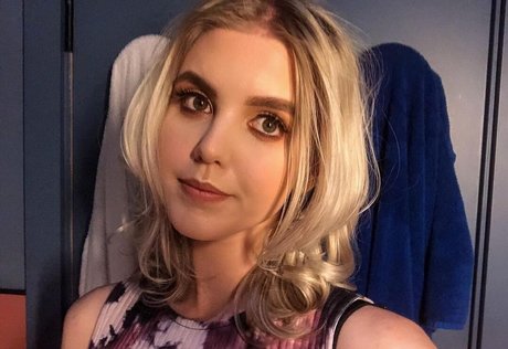 HoxieLoxie actrice artistique image