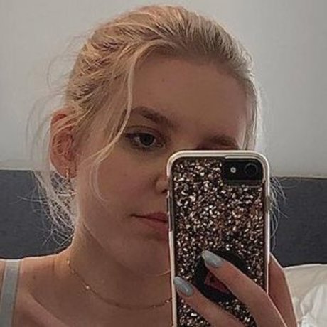 épouse infidèle onlyfans érotique chaud photo