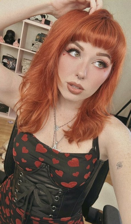 NotSaige étoile sexy photo