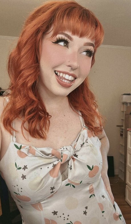 NotSaige haut de star du porno photo