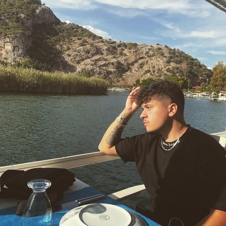 Halb actrice artistique archive