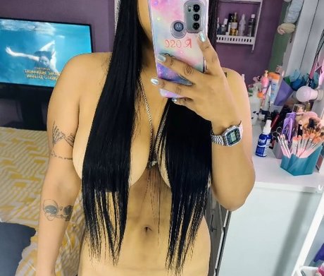 Nyleve Bom star exclusive photos