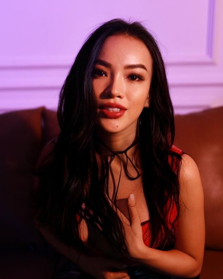 Rosie Tr actrice exclusive image