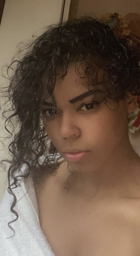 Nolani Mami star du porno de haute qualité images