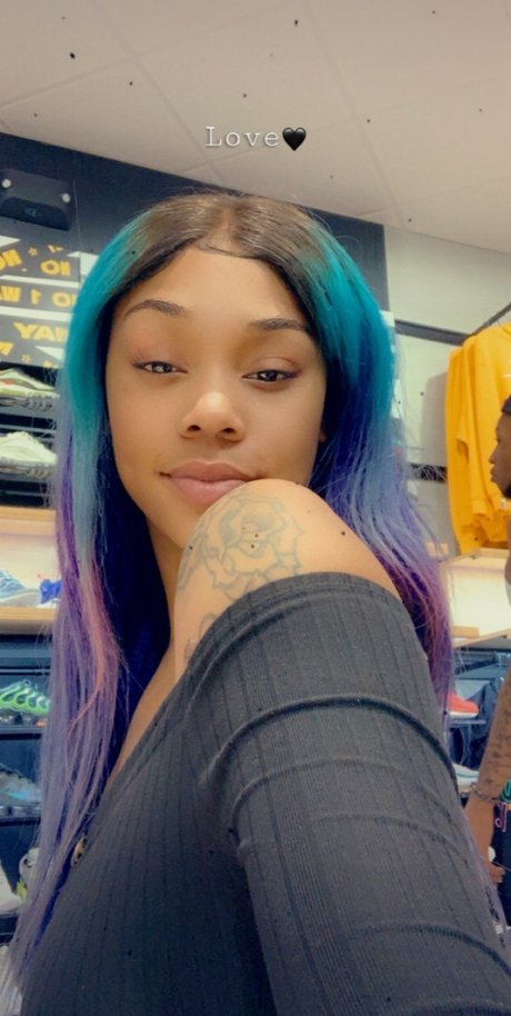 perfecction_ actrice sexy des photos