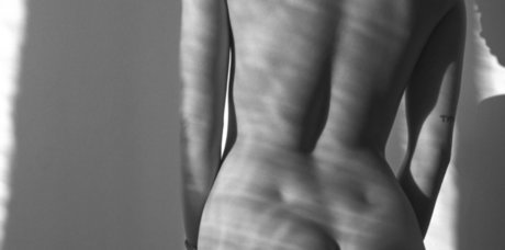 Osobennaya modèle chaud des photos