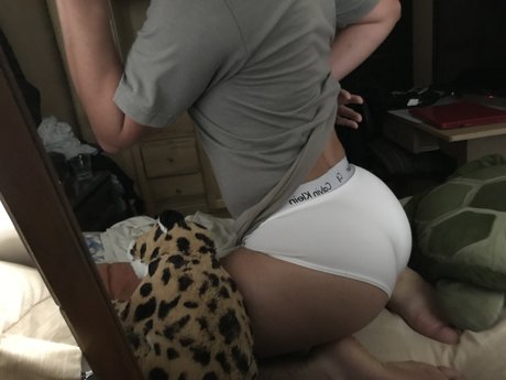 visage blond uniquementfans parfait et sexy archive