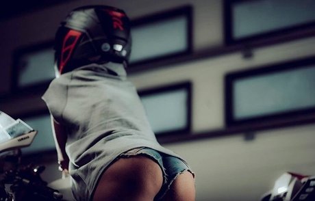 ONLYXBIKER jolie actrice photo