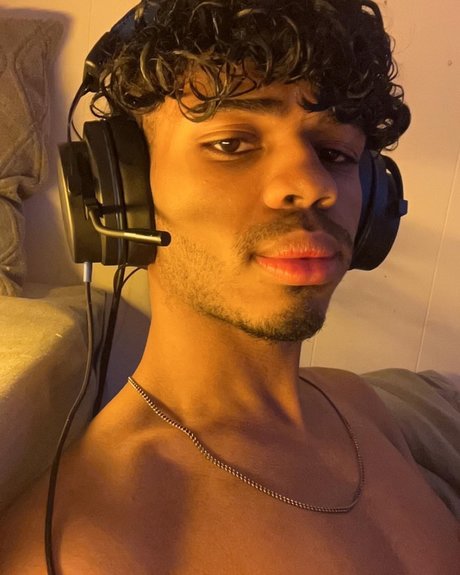 OMNILON modèle sexy image