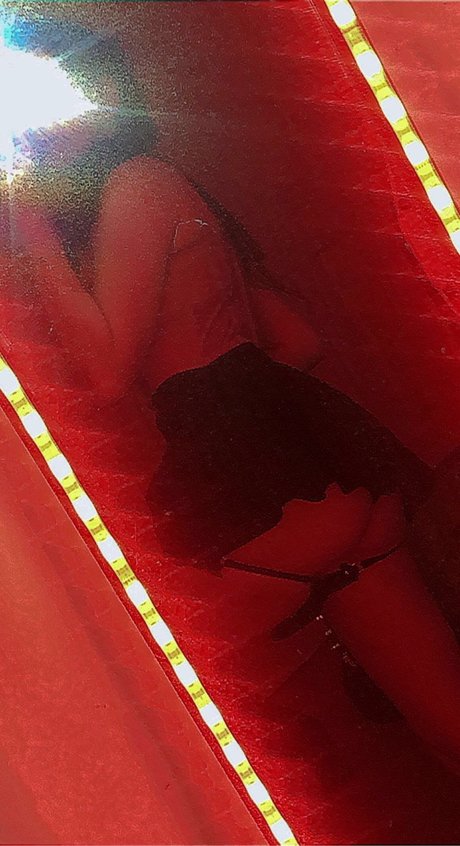 your w ore modèle exclusif archive