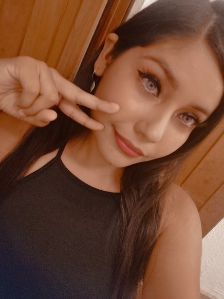 _Kurosaki modèle nu galeries