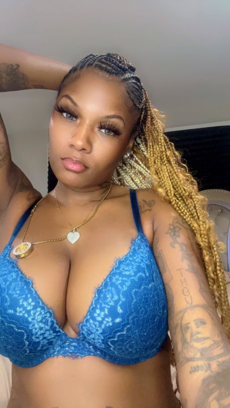 Phuckyotattzz étoile sexy archive