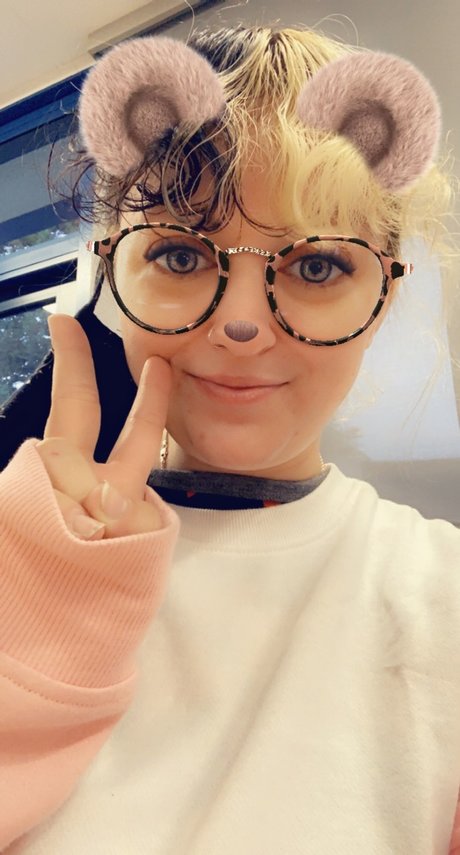 Phoenix Kitten modèle magnifique img