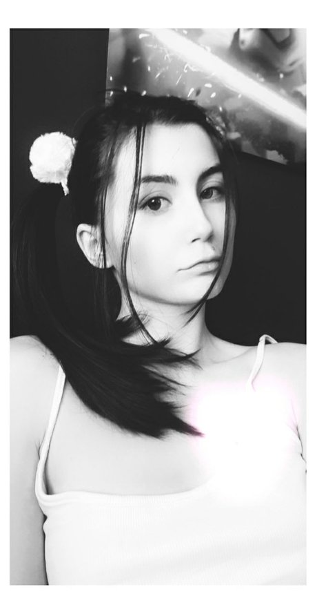 doigté de cul onlyfans assez nue archive