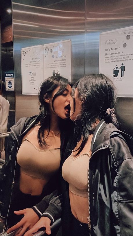 Jin Jin modèle adulte archive