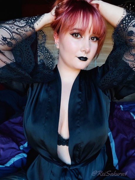 filles célèbres onlyfans nus sexy img