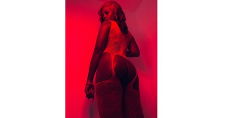 Raine Bankz xxx star du porno photos