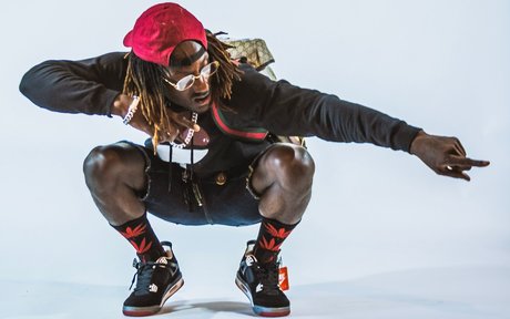 Kaneki Uchiha star érotique galerie