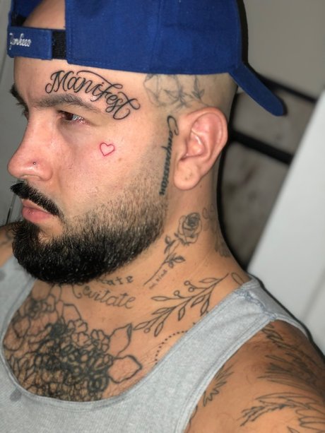 Manny Torres modèle gratuit img